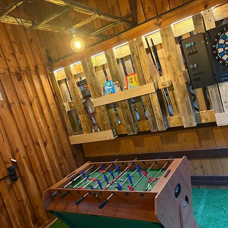 Igły I Szyszki Kemping *